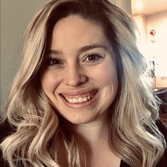 Meet your Posher, Katie - Picture 5 of 5